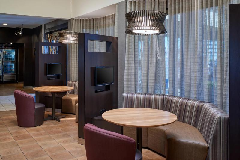 SEL_IndianapolisCarmel_Lobby_Banquettes - 0064C1D2-74DF-455B-9B1EB586806741E8
