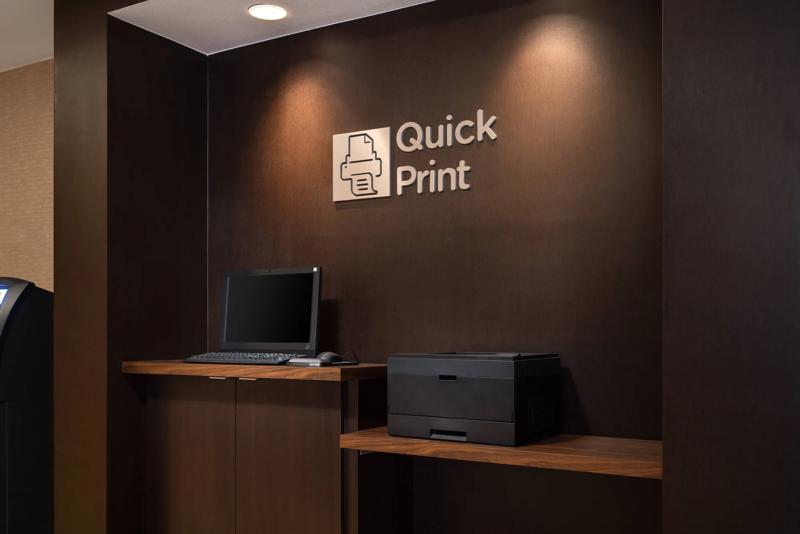 SEL_PhoenixCamelback_Amenity_PrintStation - 00AD7BD9-AF32-4D9F-AEFECAC2970B8E77