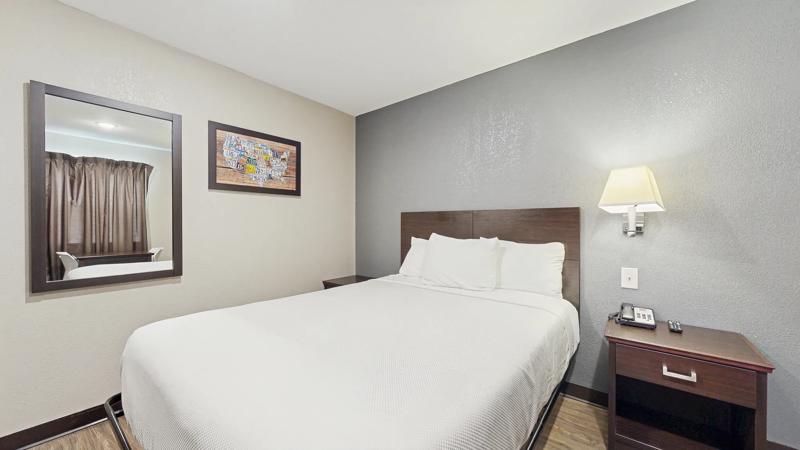 RLIS_Olathe_Guest Room - 01536C2E-C99E-4991-9E4E6885FD856796