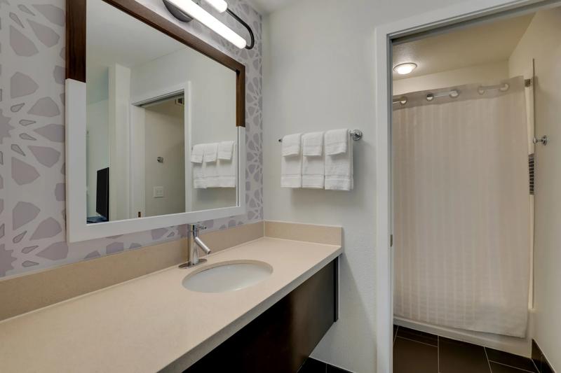 SES_SanJoseAirport_Guest Bathroom 02 - 01BBE383-0FA0-4482-9EC84CEA31D9E8DA