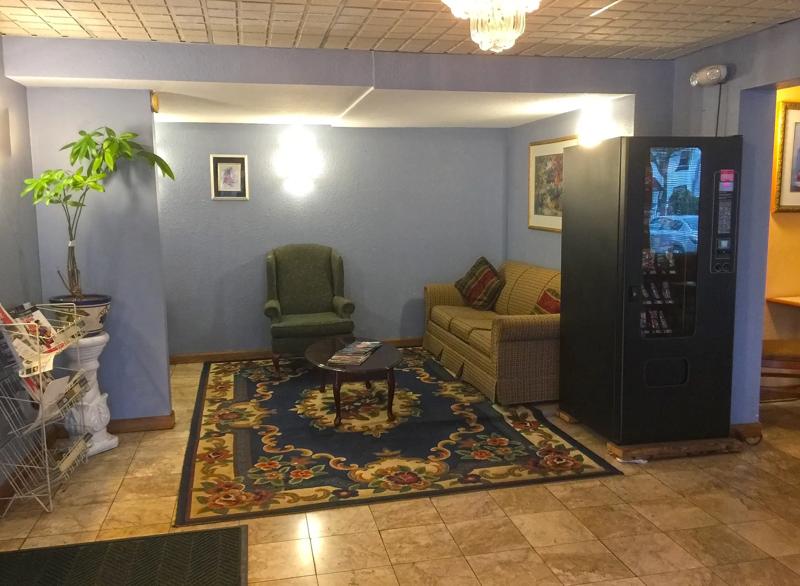 ABVI_PottstownPA_Lobby_Seating - 02624307-3134-4FB6-B00F390F0F533E47