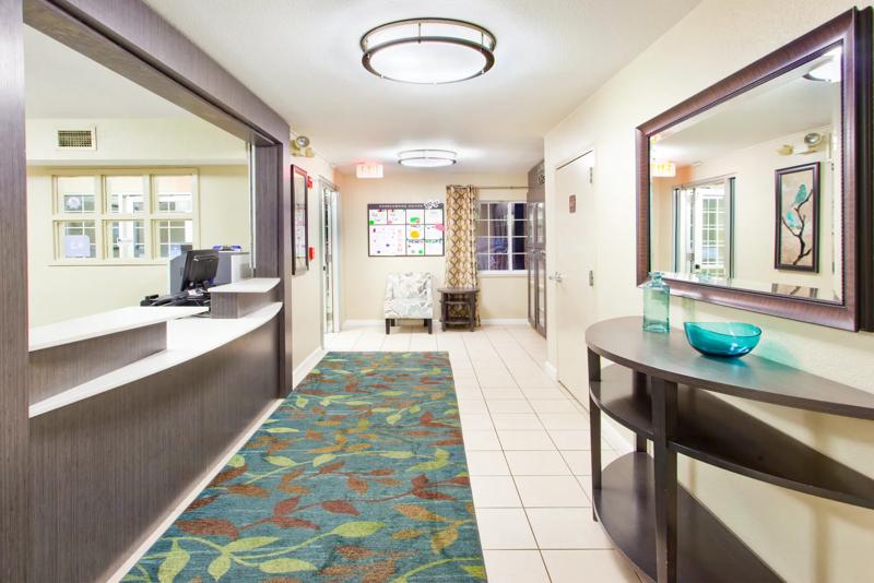 SIM_DetroitWarren_Lobby_Enterance - 02D723D6-1EF8-4DA2-8B7F1738F65E8F90