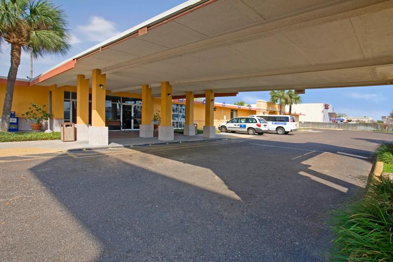 ABVI_Laredo_TX1485_FrontExterior2 - 0333C255-C31A-40BB-B0DA471D0611A4A4