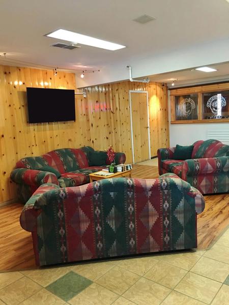 CBVI_RiverViewHotel_YT1285_Lobby2 - 03E6A90C-7A85-4E43-ACA2E963FEFE62A6