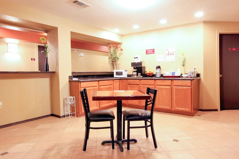 ABVI_CaldwellTX_Dining_Breakfast Area - 03FAB261-B6E6-435F-95A6D047EA6C3821
