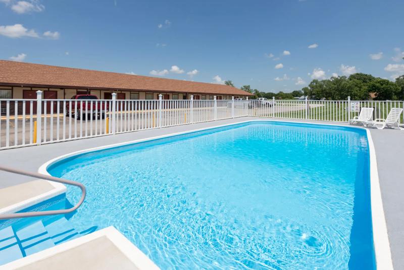 Hotels with Pools 