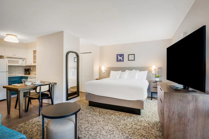 Savings That Hit the Suite Spot