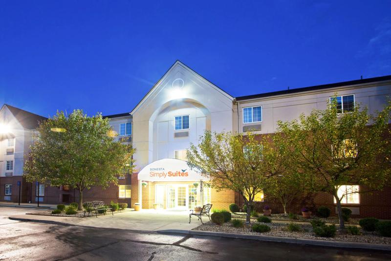 Sonesta Simply Suites Detroit Troy
