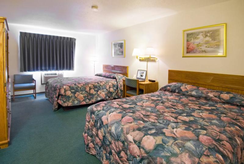 ABVI_KadokaSD_GuestRooms_Two Queens_Beds - 04EC3831-8221-4A65-A9D5BC94FE0927E8