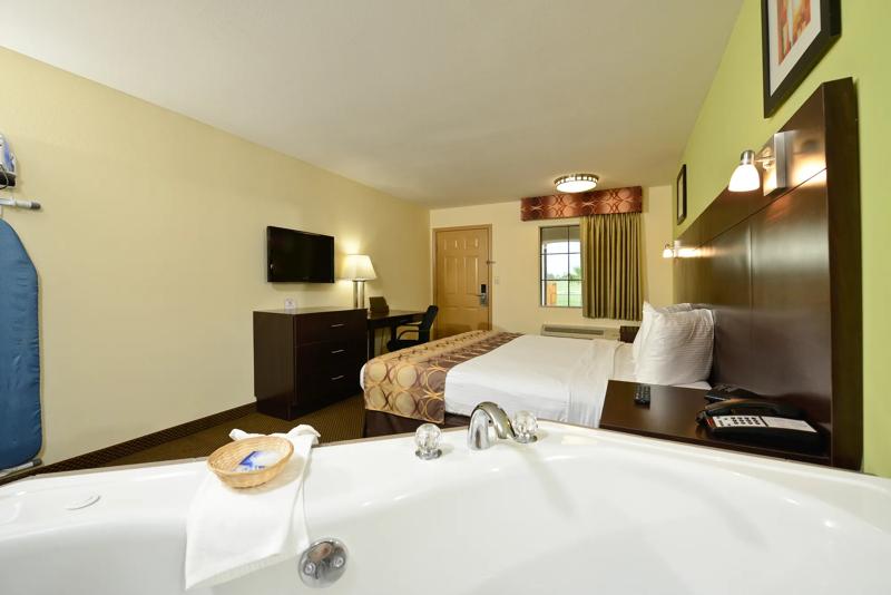ABVI_LakeCharlesExit11LA_GuestRooms_Jacuzzi Suite_Room Amenities - 057AAA78-6D58-4476-863C25CF6EAF2E14