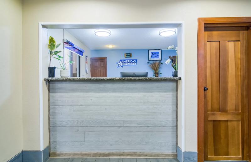 ABVI_FargoND_Lobby_Front Desk - 05A27CC2-14FF-477E-93159DDCC0152063