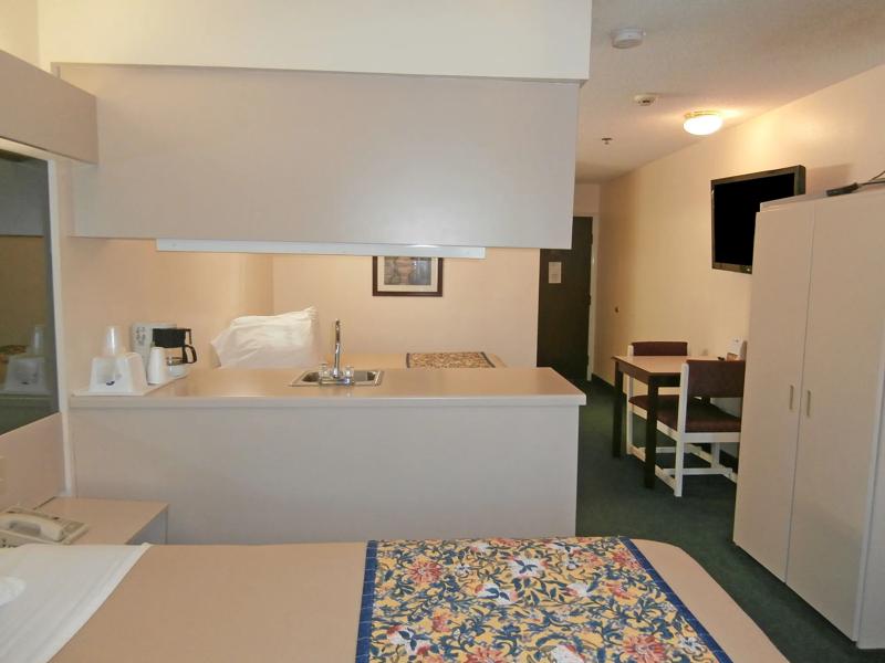 ABVI_McDonoughGA_GuestRooms_Two Queens Suite_Room Amenities - 0653C7D4-ED21-4768-BFB6045586EF5A05