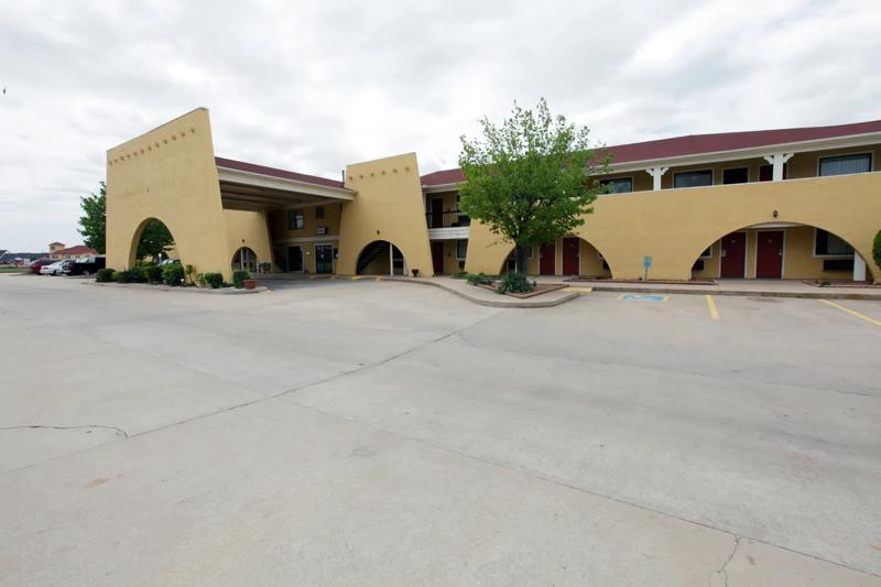 ABVI_YukonOklahomaCityOK_Exterior_Drive Up - 06637583-4B33-4B75-9DABB03A21018735