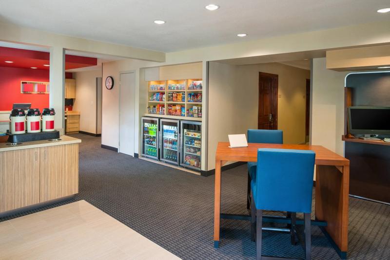 SIM_SeattleRenton_Lobby_Seating - 068DB563-57AB-4705-81BF79F72EDF4154