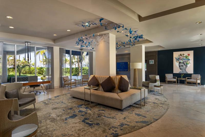 SHR_FortLauderdale_Lobby_Daytime - 080782BD-35FF-4EC0-85AFAAB365E52A97