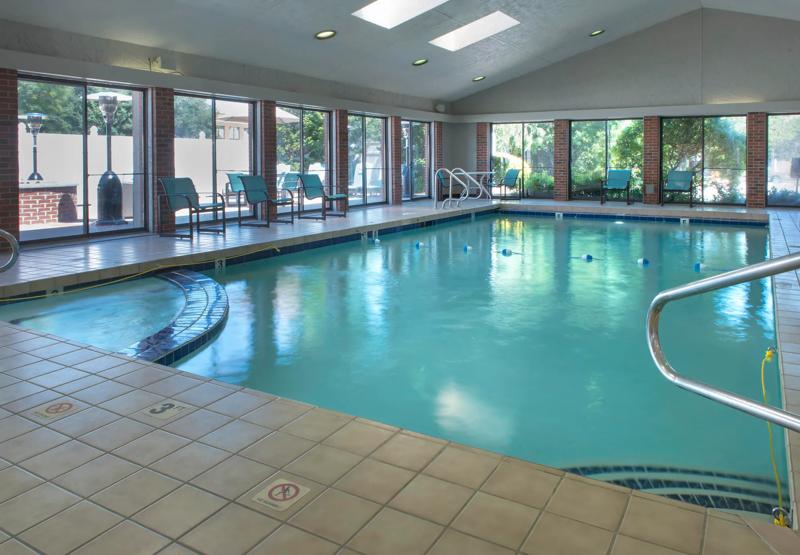 SES_ProvidenceAirport_Indoor_TheDip-Pool - 09422CF8-CB29-4A0B-A746642F82643C27