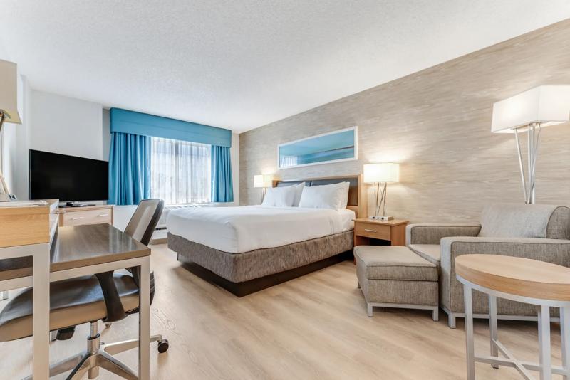 SHR_AnaheimResortArea_GuestRoom_PreferredKing_2 - 09C164F8-B71A-402B-BABB18E12E429298