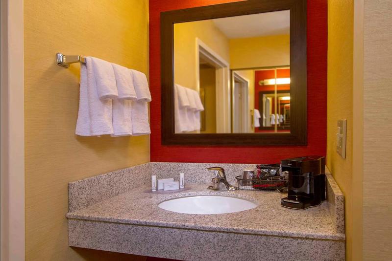 SEL_DurhamResearchTrianglePark_GuestRoom_Bathroom - 0A11D519-D7C8-4FC9-886100252BB49714