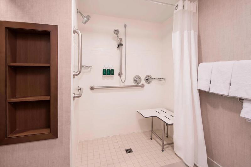SES_ScottsdalePV_GuestRoom_4 - 0AA7383C-25EE-4579-B3D279929026B196
