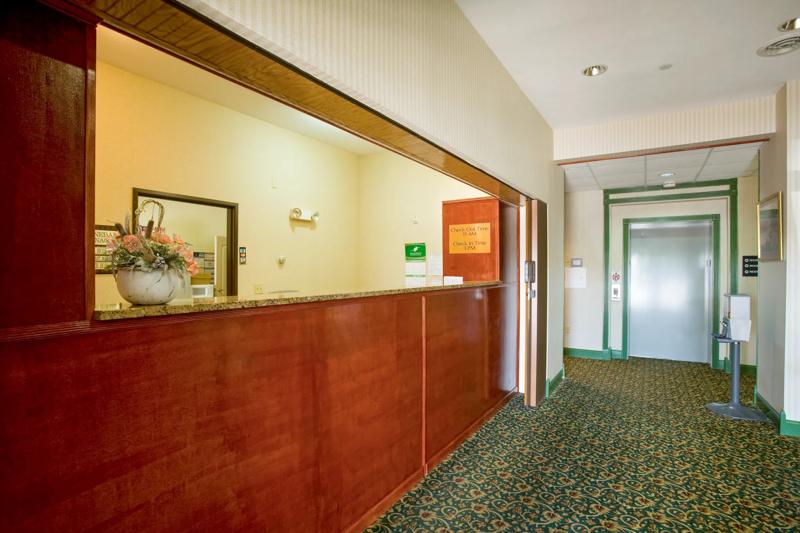 ABVI_ThreeRiverMI_Lobby_Front Desk - 0AC494B5-BE5E-4C42-B14F02256A1A7CF3