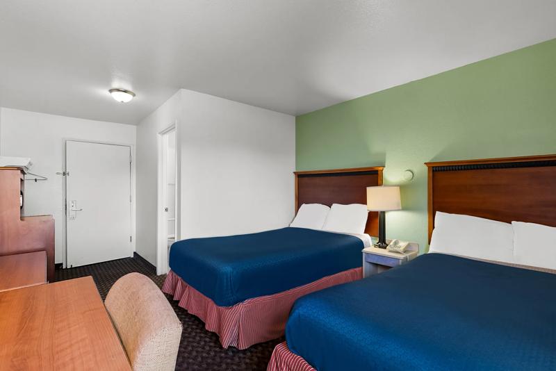 ABVI_LincolnAirportNE_GuestRooms_Two Doubles_Room - 0B594D5E-E12D-4E6E-963F7AB8B9BE3852