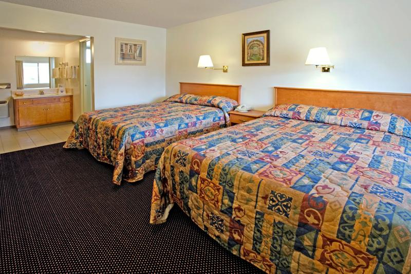 ABVI_BeaumontCA_GuestRooms_Two Queens Suite_Room - 0B791582-01B7-4B29-A90CB5BB9DD4BC8A
