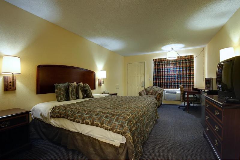 ABVI_ComancheTX_GuestRooms_King_Room - 0BB566CC-571F-4B05-8744067222D7879A