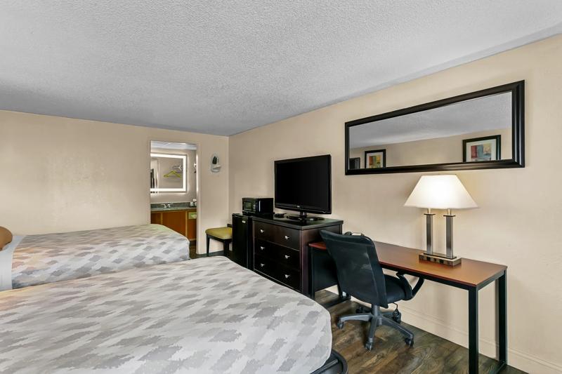 AVBI_Martinsburg_WV2151_-Two Double Beds - 0C1784DE-3FAC-4054-A29D6A48A5FA8721