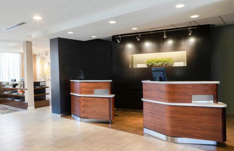 SEL_ChattanoogaHamiltonPlace_Lobby_Front Desk - 0C504E7F-3ED4-489A-935646590B836297