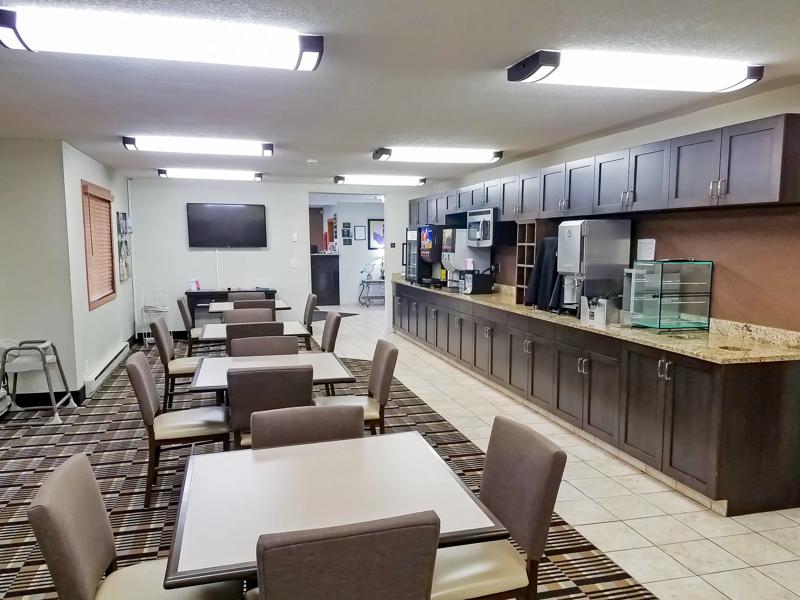 ABVI_BismarckND_Dining_Breakfast Area_Buffet and Seating - 0CCB1EBF-1DDD-4508-A2E9B22861015911