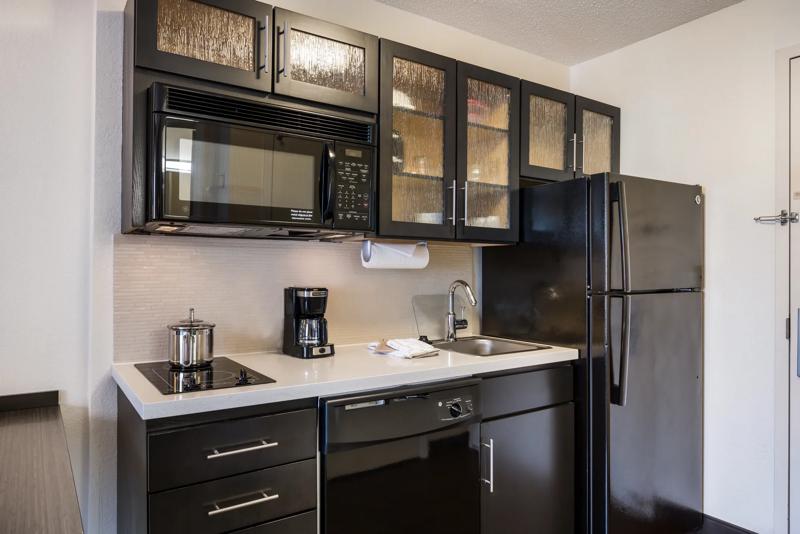 SIM_Brand_GuestRooms_Kitchen - 0CEFF372-7BC4-452D-8E60ACA50F250379