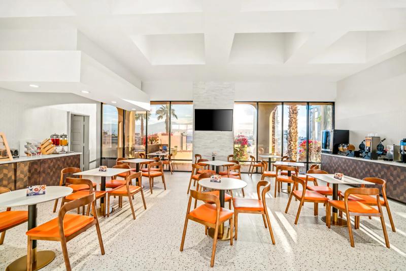 SI_Indio_BreakfastArea1 - 0EE3F27A-8CD8-43F7-9D455EFE7500FED4