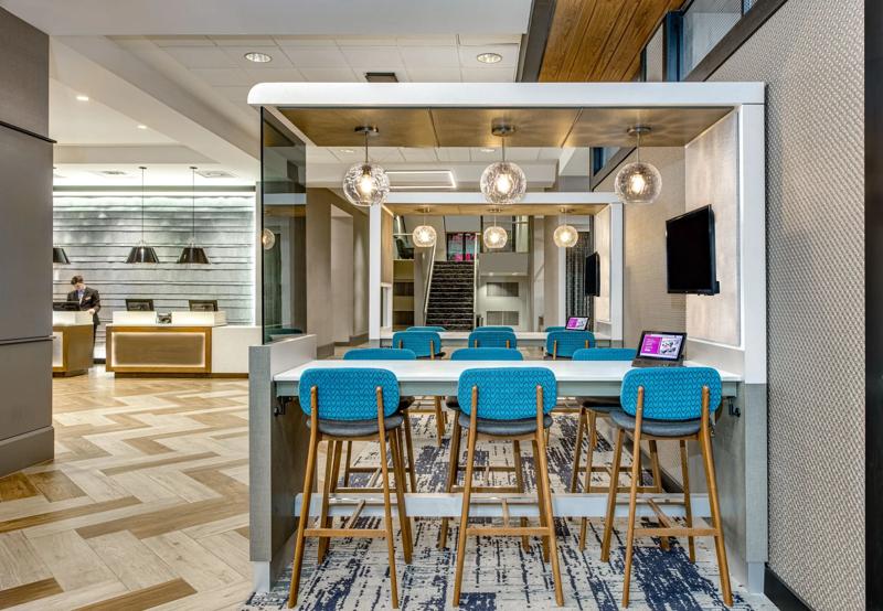 SHR_ColumbusDowntown_Lobby_ConventientSeating - 0FD19F95-370B-4E89-BE53BA8DFD1966E4