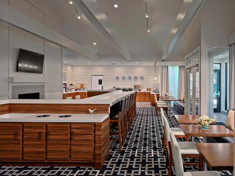 SES_CincinnatiSharonvilleEast_Interior_TheNest-SittingArea-2 - 0FEAE6A8-A7FB-4C69-91A629521DF235EB