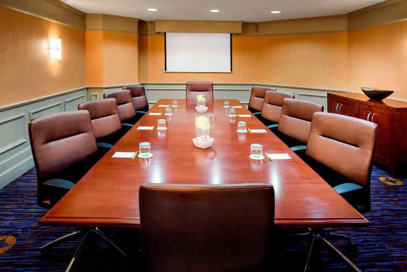 SEL_BostonDanvers_Meeting Space_BoardRoom - 10B64039-0FA9-4F00-A4A9A6A8560B832F