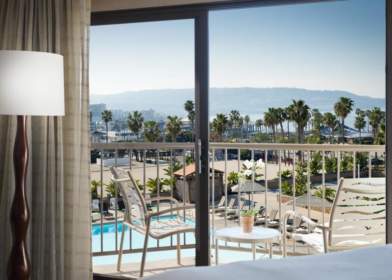 SHR_RedondoBeach_GuestRoom_PoolView - 111E9857-7C08-4B2B-A5DB9E4D99127A10