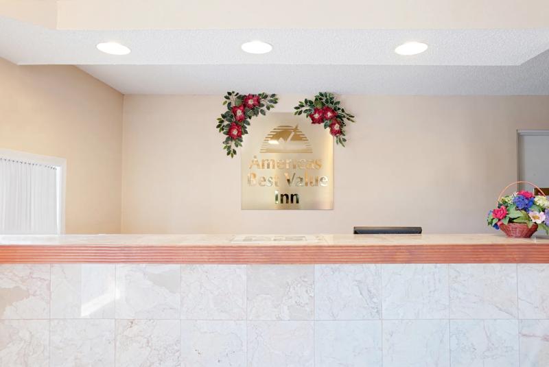 ABVI_SavannahGA_Lobby_Front Desk - 117DE096-D69A-4F64-8D12A15A28818780