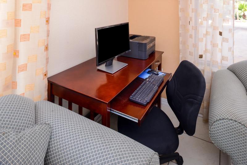 ABVIS_WallerPrairieView_TX0888_BusinessCenter - 121D510C-6875-4893-A40D603CE1D4C573