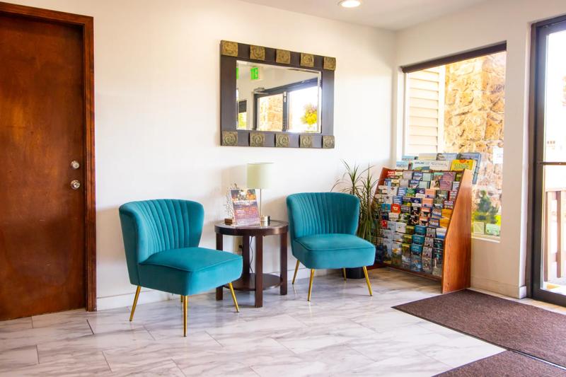 RLIS_Vancouver_Lobby - 12D31E7C-DF39-40D8-A1C369F7AC0DC9F5