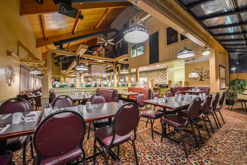 CBVI_Whitecourt_AB0018_Restaurant6 - 13DA514C-FAC9-4FEE-BC463E2B7CE9EB23