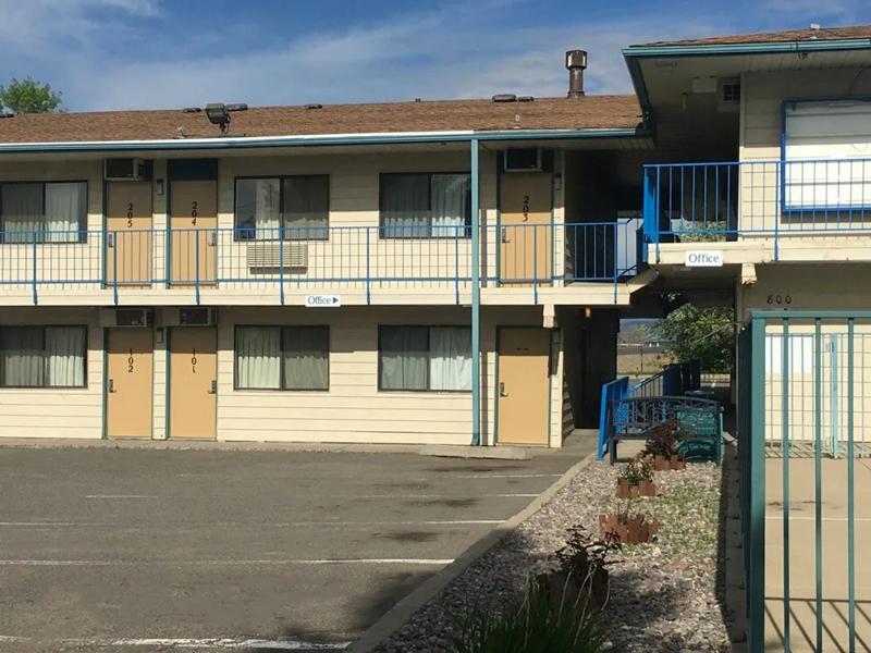 ABVI_HelenaMT_Exterior_Parking - 14149856-662E-4B1B-A7BAF75169976E1E