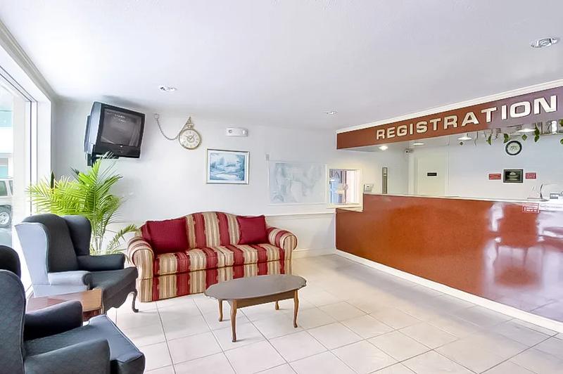 ABVI_SouthBostonVA_Lobby_Front Desk - 145BAB5C-0809-4B3A-8932AF6B90A8D4AF