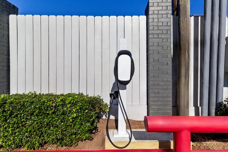 ABVI_HoustonI45TX_Amenities_Electric Car Charging Station - 14A21AF2-05CF-41D0-A05455CAC1130820