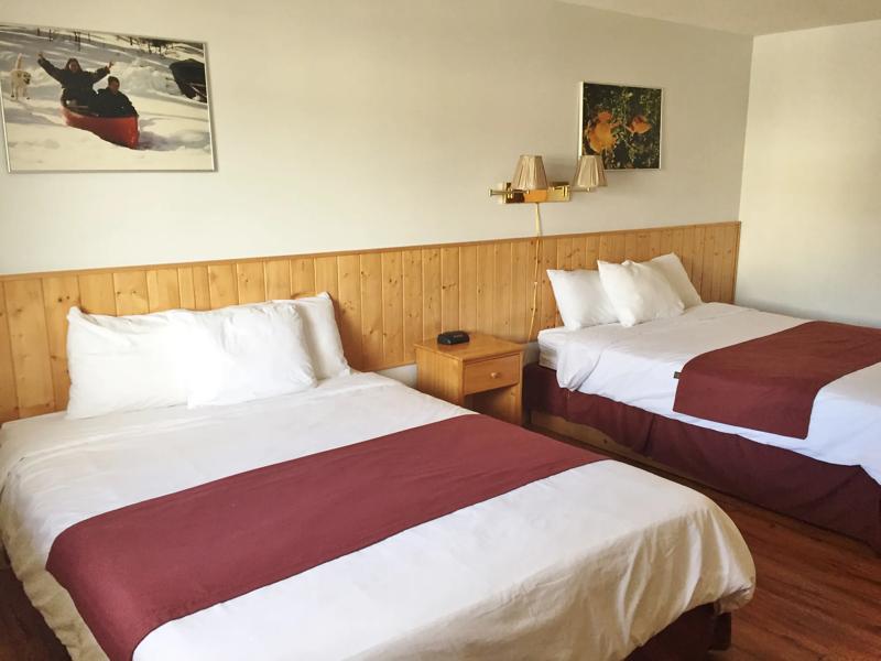 CBVI_RiverViewHotel_YT1285_TwoQueenBeds - 14E2931C-B525-4D06-A3E9E10F0253A3F0