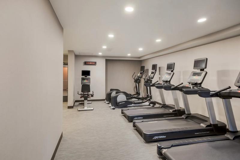SEL_PhoenixChandler_Amenity_FitnessCenter_Treadmills - 1527E23D-AEA1-4776-9BBECF34AF24A679