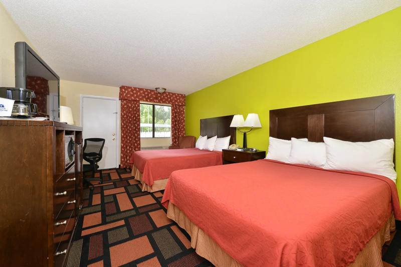 ABVI_CantonNC_GuestRooms_Two Queens_Beds - 157D20B6-376F-4C1A-905B90E94002948C