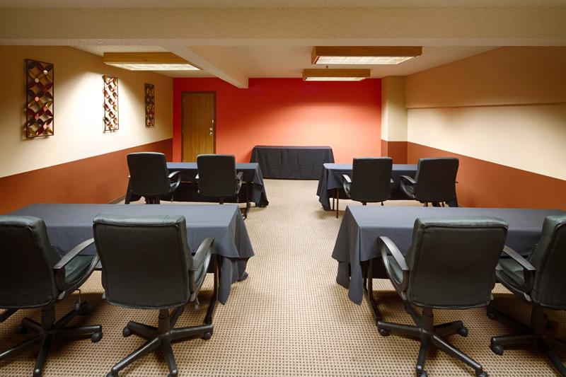 RLH_Kalispell_MTKALS_Mtg-Classroom - 15BBD503-01B7-47A3-A249685773E5D272