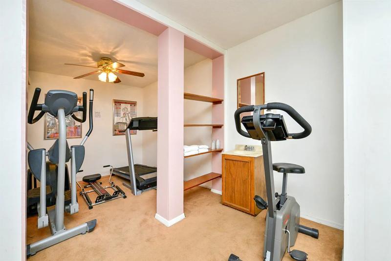 ABVI_LancasterPA_Amenities_Fitness Center_Bike Machine - 166240E2-E76B-4A5C-BA01F2E1F8C1C862