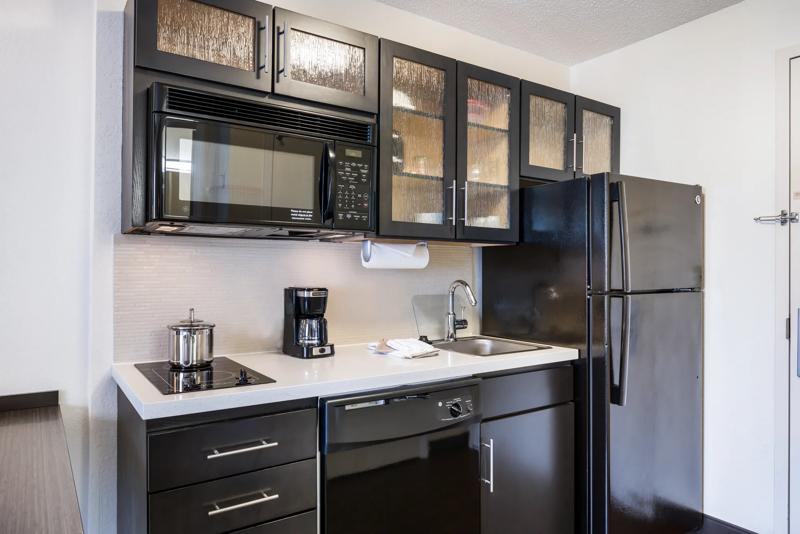 SIM_SiliconValley-SantaClara_GuestRooms_Kitchen - 166F8E9B-5605-4C6A-8466E755B337EA2B