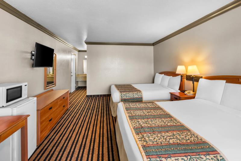 ABVI_VacavilleNapaValleyCA_GuestRooms_Two Doubles_Room - 17059B69-7FDB-4653-A1BD669AF68EAED4